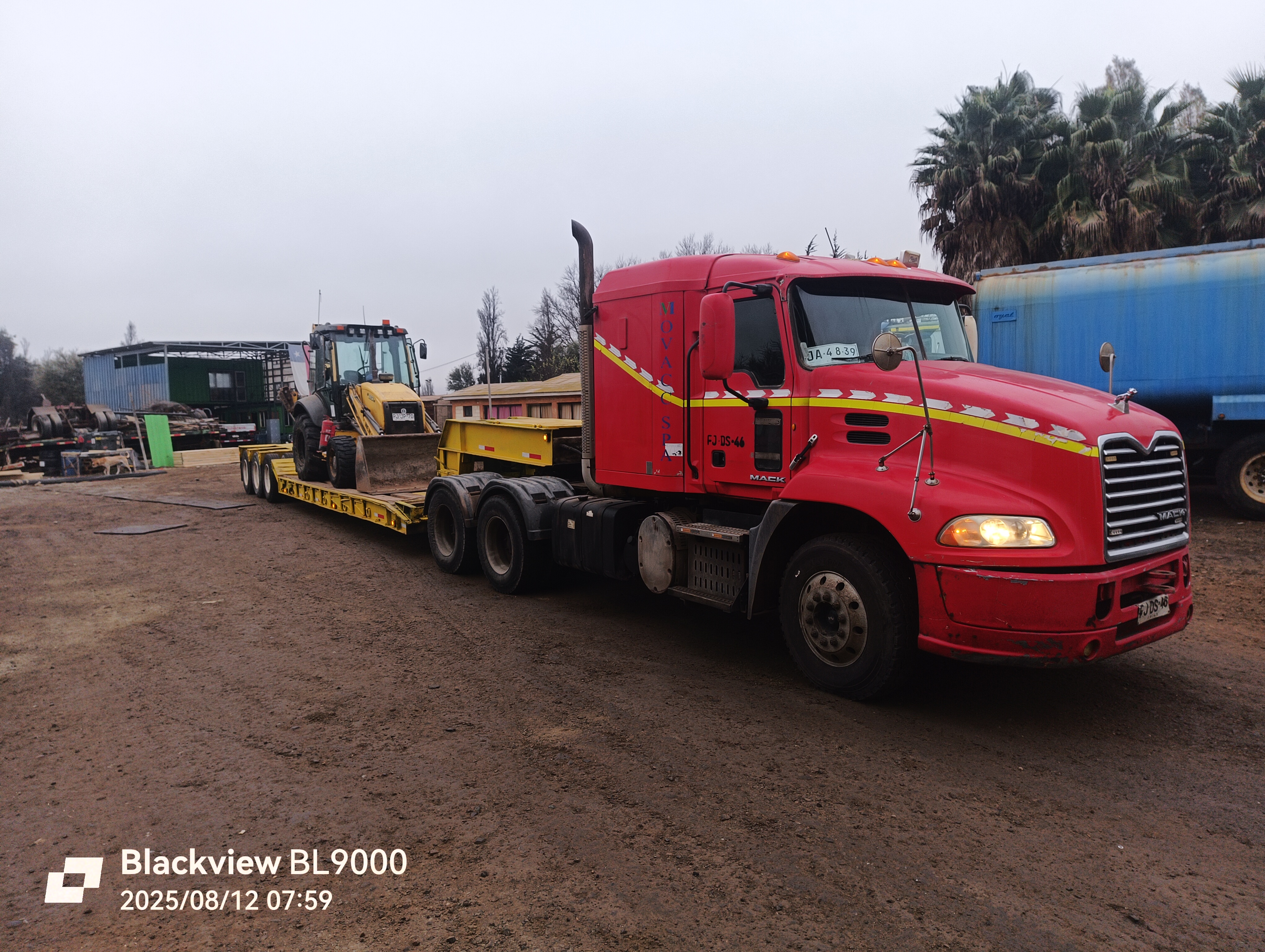 Arriendo de maquinaria pesada y servicios de transporte para obras